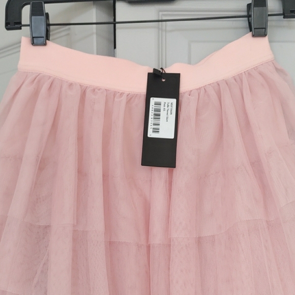 Elegant Pink Layered Tulle Skirt - Picture 2 of 9